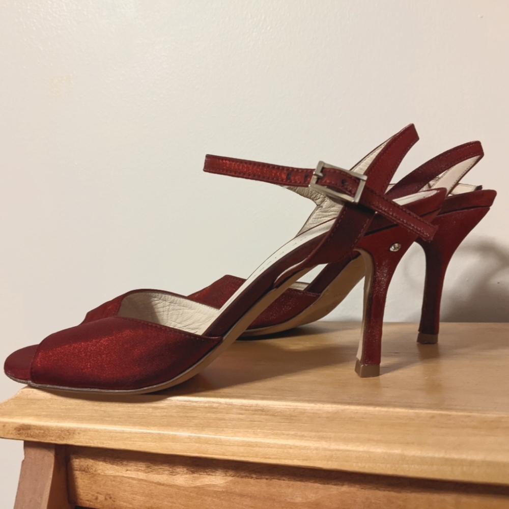 Madame Pivot Heels for Tango / Latin Dancing